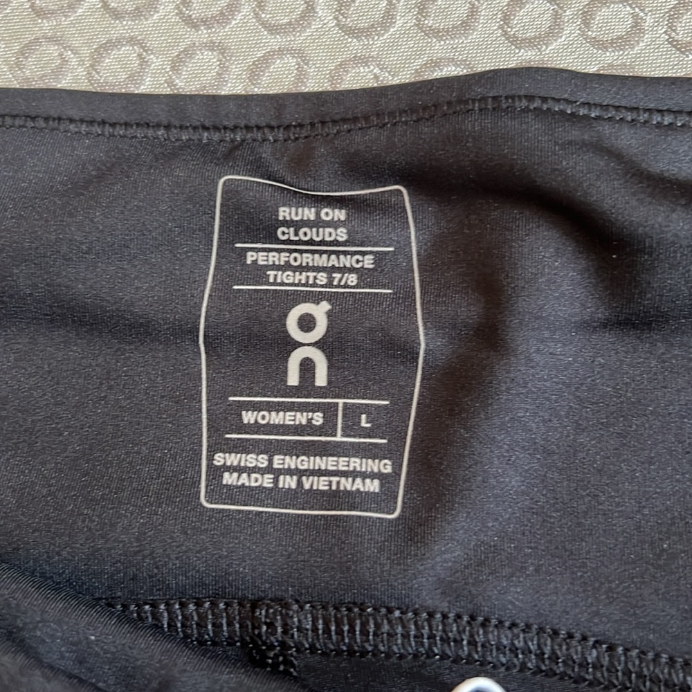 On Cloud Run Performance Tights 7/8 - Picture 9 of 16